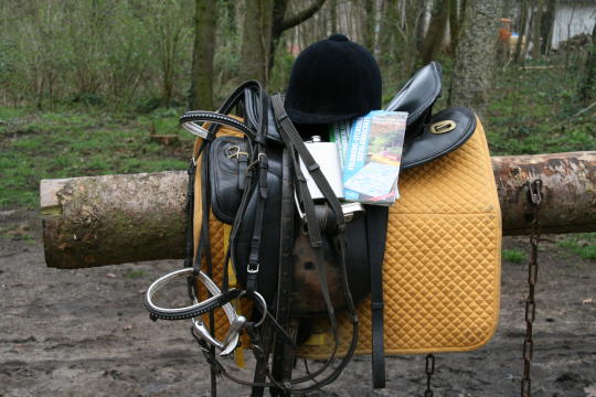 Sattel mit Karten